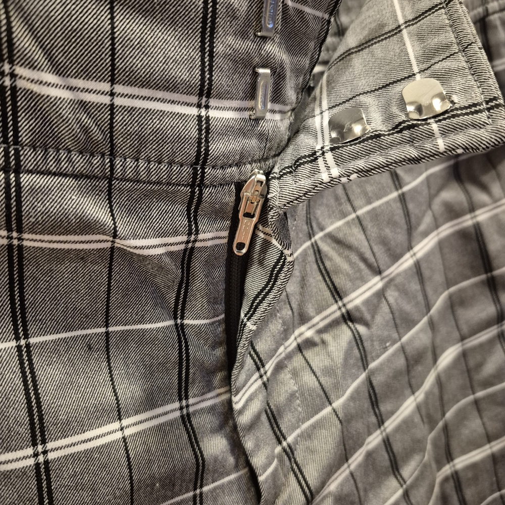 Ladies Shorts - Picture 4 of 7